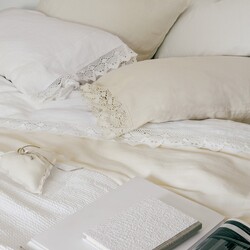 NETTARE bedspread